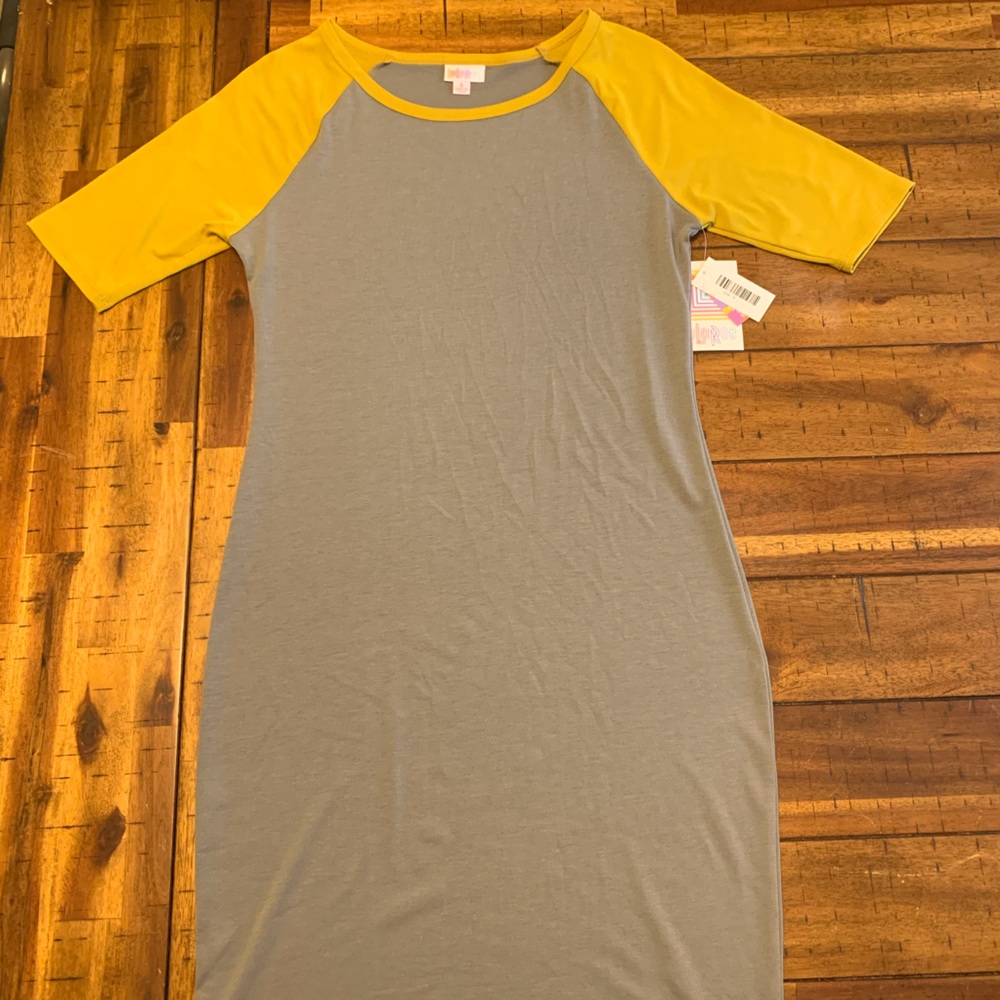 LuLaRoe Julia - Stretchy, knee length dress